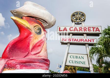 Miami Florida, 8. Street Calle Ocho La Carreta, Restaurant, kubanische Küche außerhalb Außenschild Riesen Fiberglas Huhn, Stockfoto