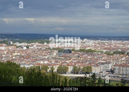 Ville de Lyon en France, vue sur l'opéra depuis la cathédrale de Fourvière Stockfoto