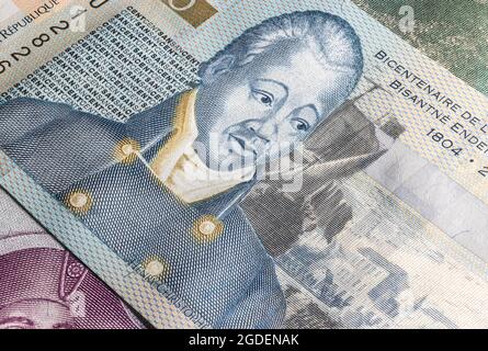 Nahaufnahme von Gourde oder Gourdes der Republik Haiti. Papierbanknoten des karibischen Landes. Detaillierte Aufnahme des Front-Art-Designs. Detaillierte m Stockfoto