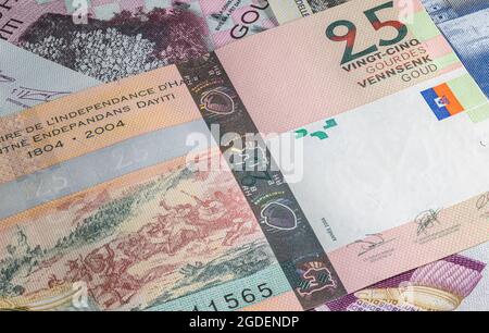 Nahaufnahme von Gourde oder Gourdes der Republik Haiti. Papierbanknoten des karibischen Landes. Detaillierte Aufnahme des Front-Art-Designs. Detaillierte m Stockfoto