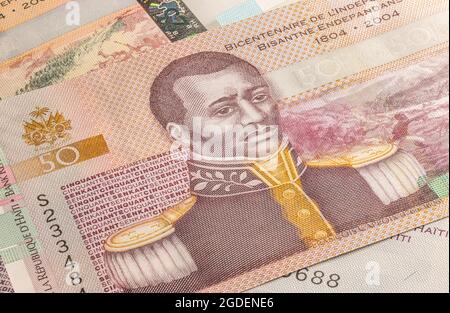 Nahaufnahme von Gourde oder Gourdes der Republik Haiti. Papierbanknoten des karibischen Landes. Detaillierte Aufnahme des Front-Art-Designs. Detaillierte m Stockfoto