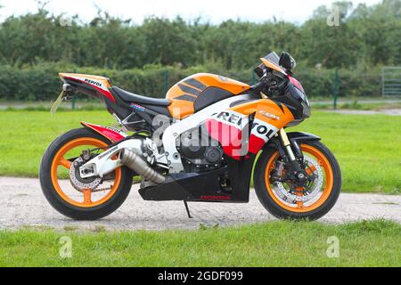 Honda CBR 1000 RR Fireblade Respol Replik-Motorrad Stockfoto