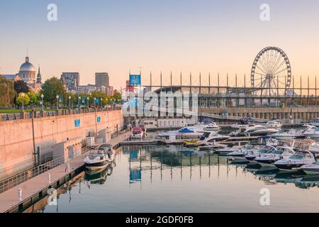 Montreal, Kanada - 21. September 2019: Altes Hafengebiet mit Booten in Montreal in Quebec in Kanada Stockfoto