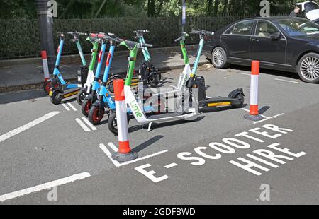 E-Scooter-Verleih in Belgrave Square, Chelsea, London, Großbritannien. Stockfoto