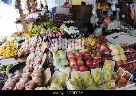 thai Markt Obst und Grill Stockfoto