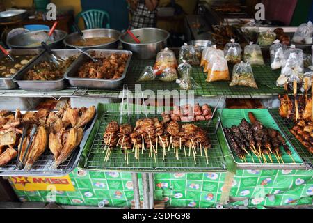 thai Markt Obst und Grill Stockfoto