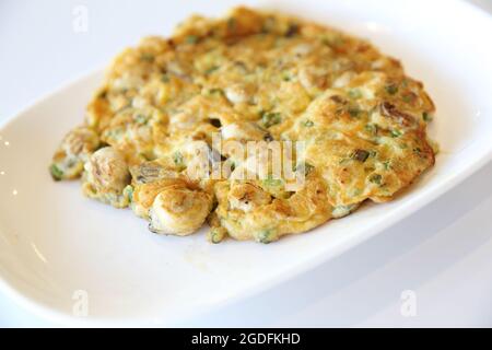 Omelette mit Austern Stockfoto