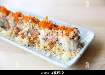 Japanische Küche Lachs Sushi-Brötchen Stockfoto