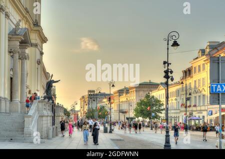 Warschau, Nowy Swiat Street, HDR-Bild Stockfoto