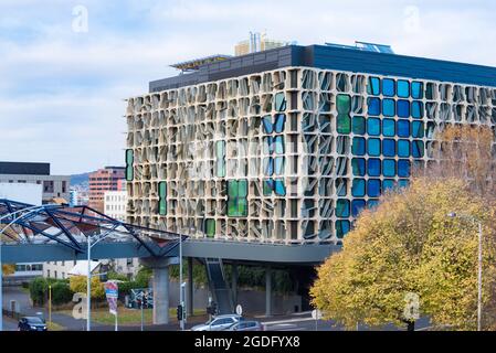 Das Gebäude der University of Tasmania Medical Science 2 (MS2) befindet sich neben dem Menzies Institute for Medical Research in Hobart, Tasmanien, Australien Stockfoto