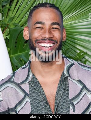 12. August 2021, Santa Monica, Kalifornien, USA: Mike Johnson nimmt an ABC's ''Bachelor in Paradise'' und ''The Ultimate Surfer'' Premiere Teil. (Bild: © Billy Bennight/ZUMA Press Wire) Stockfoto