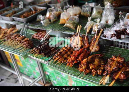 thai Markt Obst und Grill Stockfoto