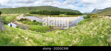 DUN DORNAIGIL Eisenzeit Broch in Sutherland, schottischen Highlands mit Blick auf den Strathmore River. Foto: Tony Gale Stockfoto