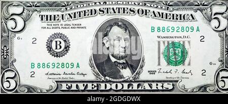 Vorderseite der 5 fünf-Dollar-Banknote der Serie 1988 mit dem Porträt von Präsident Abraham Lincoln, alte amerikanische Geldnote, Vintage Retro Stockfoto