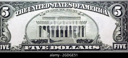 Bild des Lincoln Memorial und die Inschrift in God we Trust, USA. Rückseite von 5 fünf Dollar US-Rechnung Serie 1988, Old American Money, Jahrgang Stockfoto