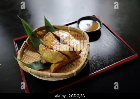 Gegrillte Auberginen mit Miso Dip japanischen Speisen Stockfoto