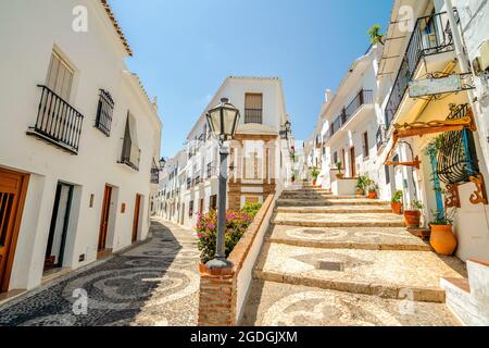 Malerische Stadt Frigiliana in der Bergregion Málaga, Costa del Sol, Andalusien, Spanien Stockfoto