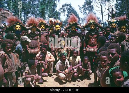 Papua-Neuguinea. Lokale Huli Wigmen Stämme Menschen. Stockfoto