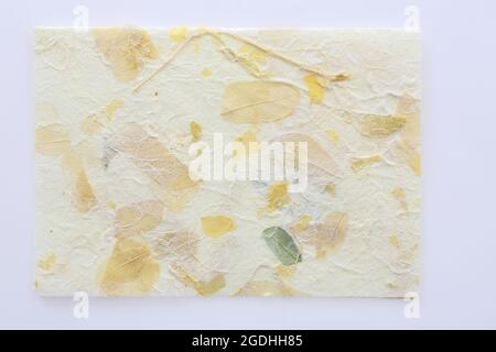 Gestreifte Blumen auf Mulberry Papier Textur Hintergrund Stockfoto