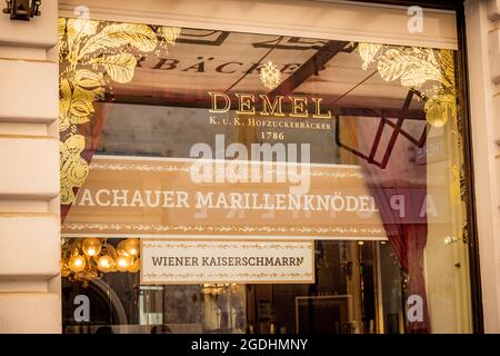 Berühmte Café und Bäckerei Demel in Wien - WIEN, ÖSTERREICH, EUROPA - 1. AUGUST 2021 Stockfoto