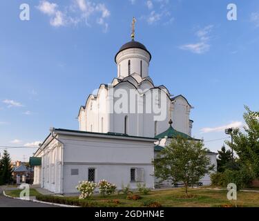 Kathedrale der Himmelfahrt der Jungfrau Maria im Kloster der Heiligen Dormition Knyaginin. Wladimir, Russland Stockfoto