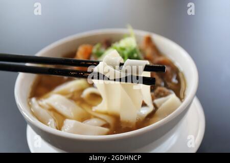 Rindernudeln mit Suppe Stockfoto