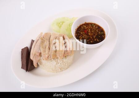 Thai Food Gourmet gedünstetes Huhn mit Reis, Khao mun Kai in Holz Hintergrund Stockfoto