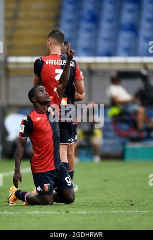 Genua, Italien. 13. August 2021. Yayah Kallon vom FC Genua feiert, nachdem er beim Fußballspiel Coppa Italia zwischen dem FC Genua und dem AC Perugia ein Tor erzielt hat. Kredit: Nicolò Campo/Alamy Live Nachrichten Stockfoto