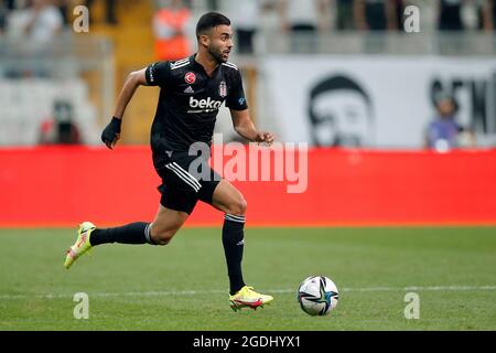 Istanbul, Türkei. August 2021. ISTANBUL, TÜRKEI - 13. AUGUST: Rachid Ghezzal von Besiktas während des Super Lig-Spiels zwischen Besiktas und Caykur Rizespor am 13. August 2021 im Vodafone Park in Istanbul, Türkei (Foto von /Orange Picics) Credit: Orange Pics BV/Alamy Live News Stockfoto