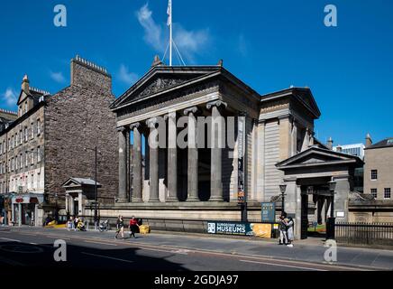 Die Chirurgen Hall in Edinburgh, entworfen von William Playfair, ist der Sitz des Royal College of Surgeons of Edinburgh Stockfoto