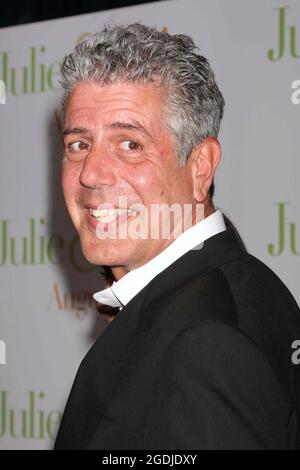 Anthony Bourdain nimmt am 30. Juli 2009 an der Columbia Picturs-Premiere von „Julie & Julia“ im Ziegfeld Theatre in New York City Teil. Foto: Henry McGee/MediaPunch Stockfoto