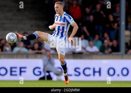 Deventer, Niederlande. August 2021. DEVENTER, NIEDERLANDE - 13. AUGUST: Tibor Halilovic vom SC Heerenveen während des niederländischen Eredivisie-Spiels zwischen Schieß los. Eagles und SC Heerenveen am 13. August 2021 in Deventer, Niederlande (Foto von Dennis Bresser/Orange Picles) Quelle: Orange Pics BV/Alamy Live News Stockfoto