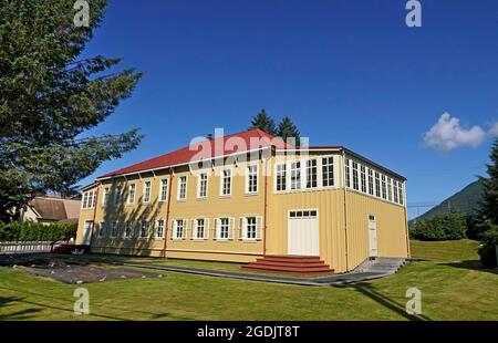 Sitka, Alaska. Vorderansicht des Hauses des russischen Bischofs in der Innenstadt von Sitka, Teil des Sitka National Historical Park. Stockfoto