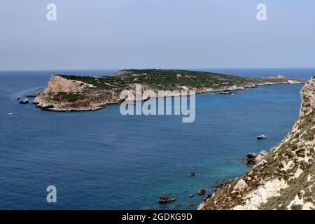 Isola Tremiti - Isola di Capraia dall'alto della scogliera dell'Isola di San Nicola Stockfoto