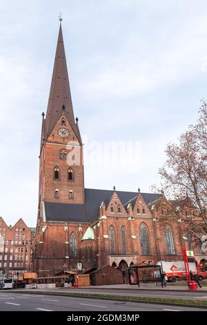 Hamburg, Deutschland - 30. November 2018: Außenansicht des Marienkathedrals in Hamburg war es der Dom der alten römisch-katholischen Erzdiözese o Stockfoto