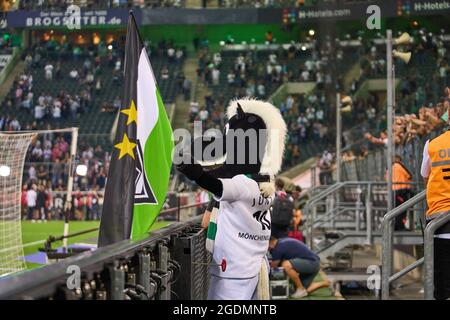 Mönchengladbach, Deutschland. August 2021. JUENTER, MG Maskottchenchen im Spiel BORUSSIA MÖNCHENGLADBACH - BAYERN MÜNCHEN 1-1 1.Deutsche Fußballliga am 13. August 2021 in Mönchengladbach, Deutschland Saison 2020/2021, Spieltag 1, 1.Bundesliga, FCB, München, 1.Spieltag, Gladbach, Mönchengladbach. © Peter Schatz / Alamy Live News - die DFL-VORSCHRIFTEN VERBIETEN DIE VERWENDUNG VON FOTOGRAFIEN als BILDSEQUENZEN und/oder QUASI-VIDEO - Quelle: Peter Schatz/Alamy Live News Stockfoto