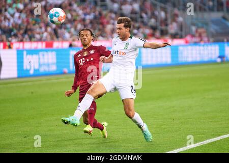 Mönchengladbach, Deutschland. August 2021. Leroy SANE, FCB 10 Wettkampf um den Ball, Tackling, Duell, Header, zweikampf, Aktion, Kampf gegen Joe Scally, MG 29 im Spiel BORUSSIA MÖNCHENGLADBACH - BAYERN MÜNCHEN 1-1 1.Deutsche Fußballliga am 13. August 2021 in Mönchengladbach, Deutschland Saison 2020/2021, Spieltag 1, 1.Bundesliga, FCB, München, 1.Spieltag, Gladbach, Mönchengladbach. © Peter Schatz / Alamy Live News - die DFL-VORSCHRIFTEN VERBIETEN DIE VERWENDUNG VON FOTOGRAFIEN als BILDSEQUENZEN und/oder QUASI-VIDEO - Quelle: Peter Schatz/Alamy Live News Stockfoto