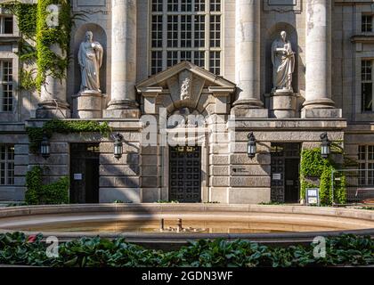 Staatsbibliothek Berlin – größte wissenschaftliche Forschungsbibliothek in Deutschland. Neobarockes Gebäude aus dem frühen 20. Jahrhundert, unter den Linden 8, Mitte, Berlin Stockfoto