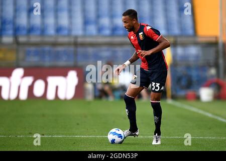 Genua, Italien. 13. August 2021. Hernani Azevedo Junior vom FC Genua im Einsatz beim Fußballspiel Coppa Italia zwischen dem FC Genua und dem AC Perugia. Der FC Genua gewann 3-2 gegen den AC Perugia. Kredit: Nicolò Campo/Alamy Live Nachrichten Stockfoto