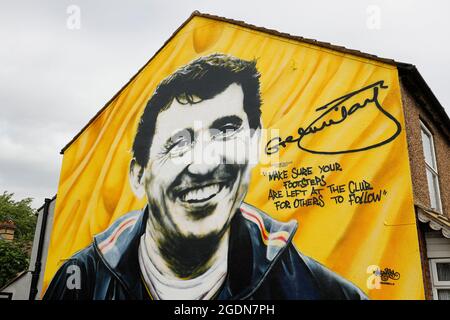 Watford, Großbritannien. August 2021. 14. August 2021; Vicarage Road Stadium, Watford, Herts, England; Premier League Football, Watford gegen Aston Villa; Wandbild für Graham Taylor vor dem Vicarage Road Stadium Credit: Action Plus Sports Images/Alamy Live News Stockfoto