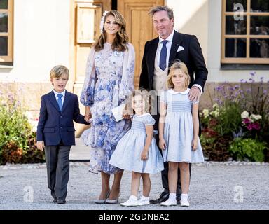 Stockholm, Schweden. August 2021. Prinzessin Madeleine, Chris Oneil, Prinzessin Adrienne, Prinz Leonore, Prinz Nicolas bei der Taufe von Prinz Julian in der Schlosskapelle Drottningholm bei Stockholm, Schweden, am 14. August 2021. Foto von Johan Valkonen/Stella Pictures/ABACAPRESS.COM Quelle: Abaca Press/Alamy Live News Stockfoto