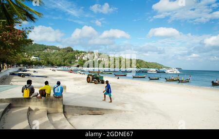 Strand und Küste, Phuket, Thailand. Die Stadt Phuket auf der Insel Phuket ist die Hauptstadt der thailändischen Provinz Phuket. © Foto von Richard Walker Stockfoto