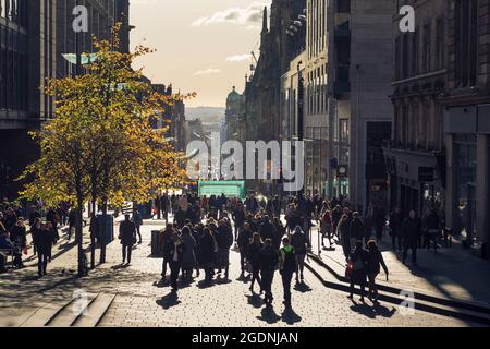 Shopper in Buchanan Street, Glasgow Stockfoto