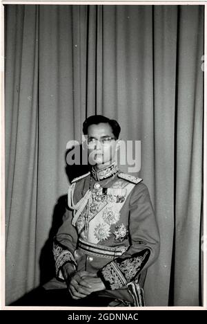 König Bhumibol Adulyadej und Königin Sirikit von Thailand Stockfoto