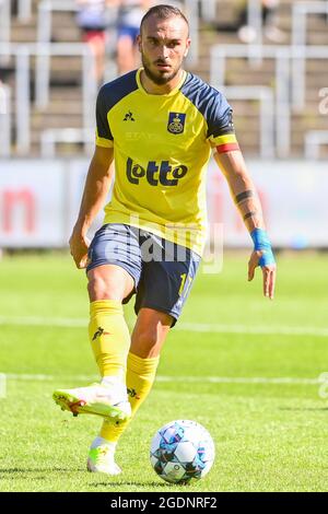 Teddy Teuma der Union in Aktion während eines Fußballmatches zwischen der Royal Union Saint-Gilloise und KV Kortrijk, Samstag, 14. August 2021 in Brüssel, Stockfoto