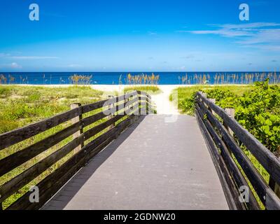 Promenade zum Nokomis Beach im Südwesten Floridas am Golf von Mexiko in Nokomis Florida USA Stockfoto