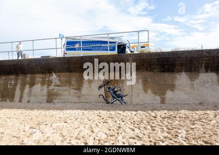 Banksy - entspannendes Rattenbild in Lowestoft, Suffolk. Gemalt als Teil der Great British Spraycation. Stockfoto