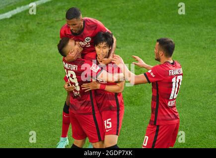 Rafael Borre, FRA 19 feiert sein Ziel, glücklich, lachen, feiern, 1-1, Mit Daichi KAMADA, FRA 15 Aymane BARKOK, FRA 27 Filip KOSTIC, FRA 10 im Spiel BORUSSIA DORTMUND - EINTRACHT FRANKFURT 1. Deutsche Fußballliga am 14. August 2021 in Dortmund, Deutschland Saison 2020/2021, Spieltag 1, 1.Bundesliga, 1.Spieltag, BVB, © Peter Schatz / Alamy Live News - die DFL-VORSCHRIFTEN VERBIETEN DIE VERWENDUNG VON FOTOS als BILDSEQUENZEN und/oder QUASI-VIDEO - Stockfoto
