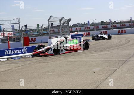 08/14/2021, Berlin, Deutschland, Lucas Di Grassi beim Rennen. Lucas Di Grassi vom Team Audi Sport Abt Schaeffler gewinnt den 14. Lauf beim BMW i Berlin E-Prix 2021 präsentiert von CBMM Niobium. Edoardo Mortara (SUI) vom Team ROKIT Venturi Racing gewinnt den zweiten Platz und Mitch Evans (NZL) vom Team Jaguar Racing den dritten Platz. Die Formel E wird am 14. Und 15. August zum siebten Mal in einem Doppelrennen in Berlin sein. Stockfoto