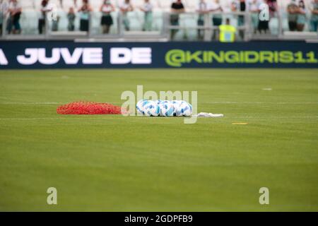 Matchball während des Pre-Season Freundschaftsspiels zwischen Juventus FC und Atalanta BC am 14. August 2021 im Allianz Stadium in Turin, Italien - Foto Nderim Kaceli / DPPI Stockfoto